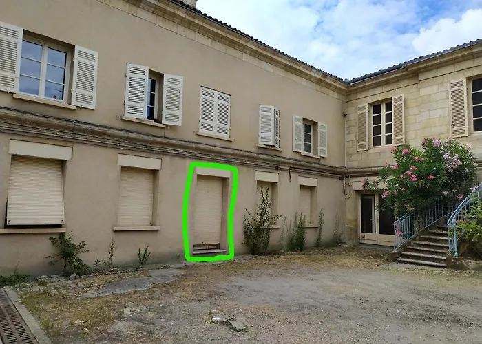 Appartement rénové centre historique